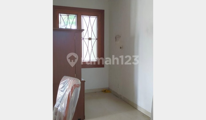 For Sale/For Rent 2-Story House Near Puri Indah Market, Ready to Use 2