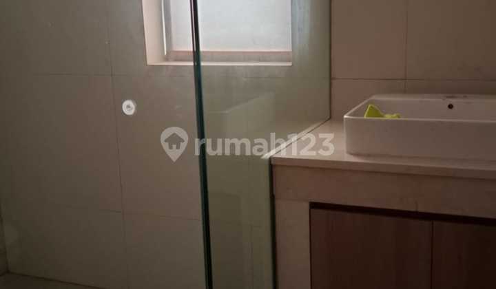 For Rent 3-Story House on Panjang Street, Kebon Jeruk, for Residential, Office Use 2