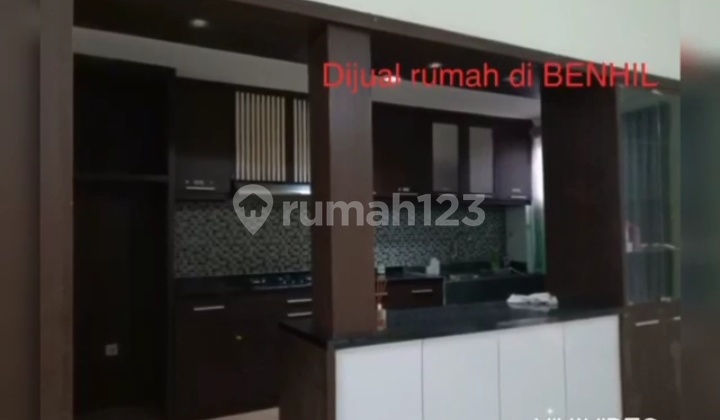 Rumah 2 Lantai Bagus di Benhill Jakpus, Jakarta Pusat 2