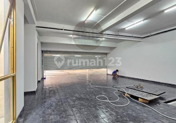 For rent Foresta Business Loft 7 building in BSD City. Front parking available, near toll access.