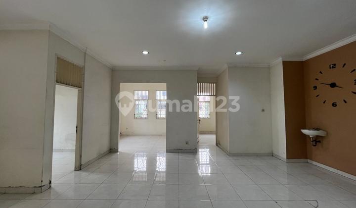 For Sale 1-Story House in a Strategic Location at BSD Nusaloka 2