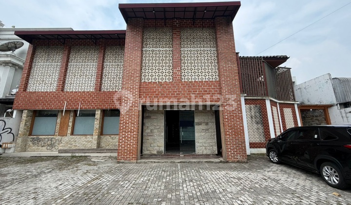Hot Listing Langka Dijual / Disewa Bangunan Komersial di Jl Kemang Selatan Jakarta Selatan