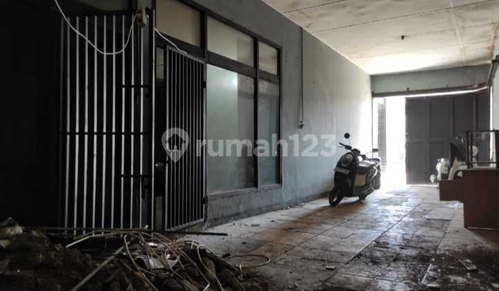 Bangunan Toko Strategis di Cibaduyut Raya Bandung Bangunan Toko Strategis di Cibaduyut Raya Bandung