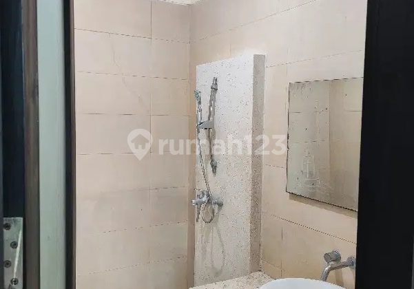 Rumah Minimalis Kertajaya 2 Lantai Full Renov Tinggal Masuk 8
