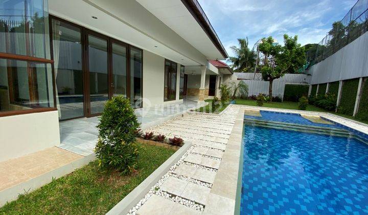 Rumah Jakarta Selatan, Luas 1000 M2, Kolam Renang, 08.1212.560560 1