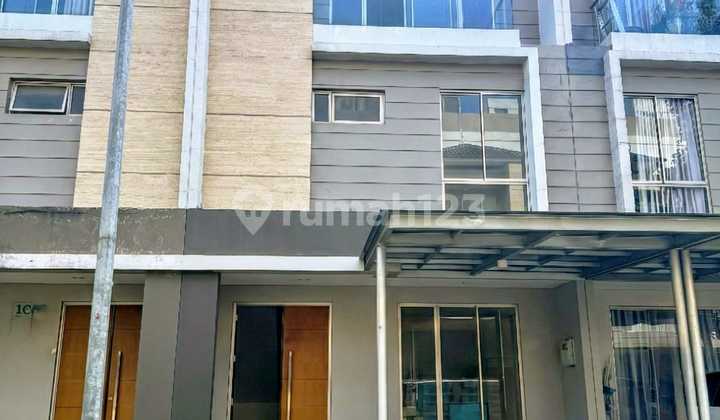 Rumah Golf Island Pik,, 6X12.5, 3 Lantai, 3 Kamar Tidur