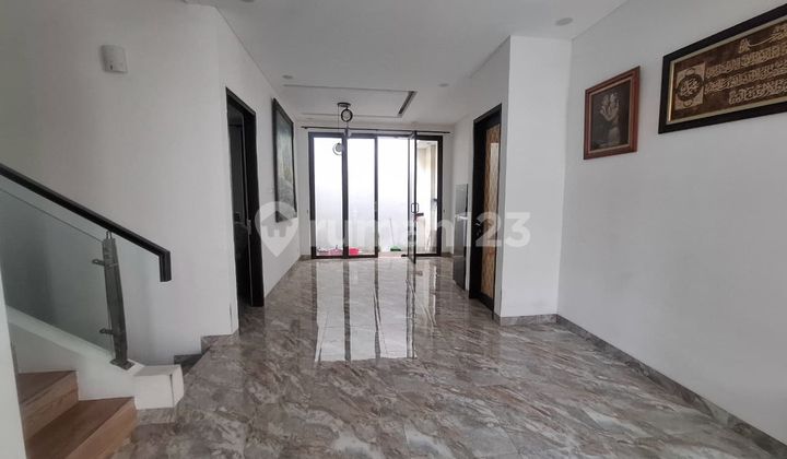 For Rent Well-Maintained Luxury House in Strategic Location, Tebet, South Jakarta 2