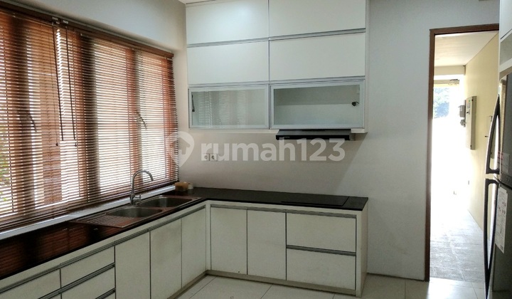 Disewakan Rumah Patra Kuningan Luas Dan Lokasi Strategis 2