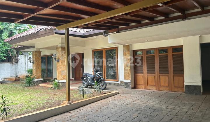 Disewakan Rumah Patra Kuningan Luas Dan Strategis