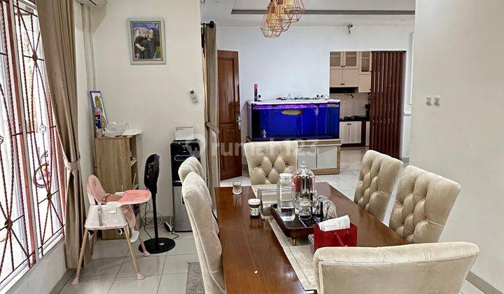 Dijual Rumah Modern Klasik di Cibubur Kondisi Siap Huni 2