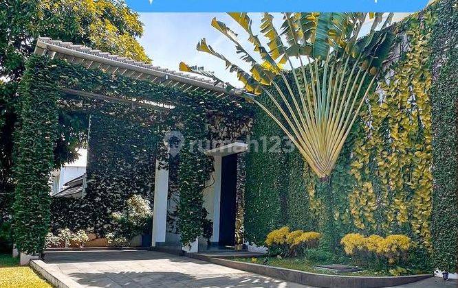 Dijual Rumah Mewah Konsep American Tropis di Cilandak Siap Huni 1