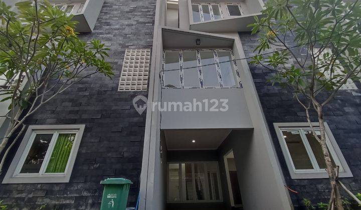 Disewakan Rumah Minimalis Harga Murah di Mampang Jakarta Selatan  1