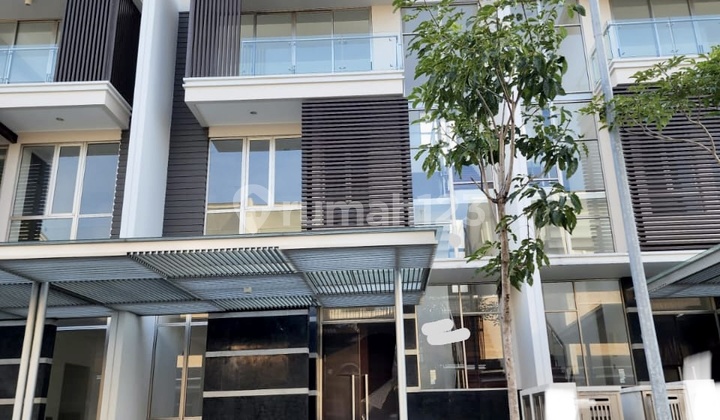 Rumah 3 Lantai 8x20 Super Nyaman Mozart Golf Island 1