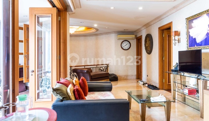 Rumah Mewah Classic 18X20 Cempaka Putih Semi Furnish 2