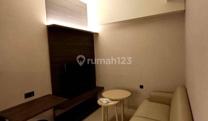 ruang tamu apartemen carstensz residence super bagus