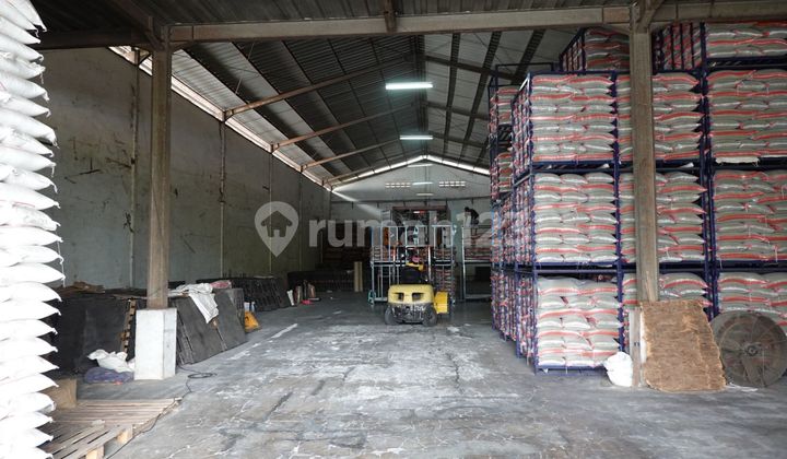 Well-maintained Storage. Container Access. Well-maintained Storage. Container Access.