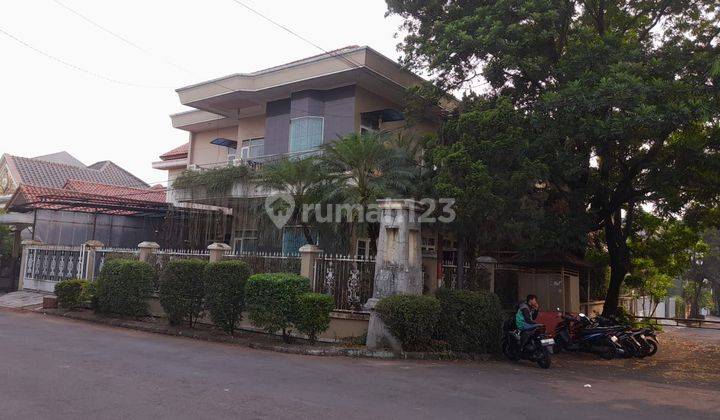 Rumah Mewah di Lokasi Boulevard di Bukit Cimanggu Ciry 2