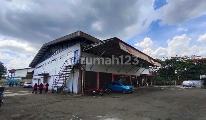 Strategic Room Near Sitkuit Sentul Toll Exit Strategic Room Near Sitkuit Sentul Toll Exit