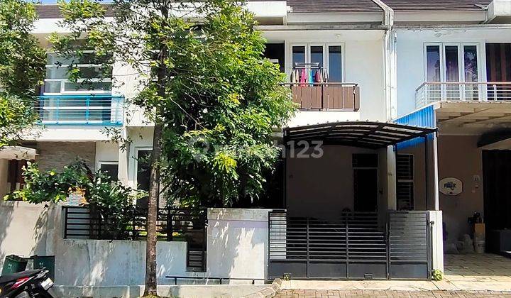 Rumah Siap Huni Lokasi Di  Boulevard 2