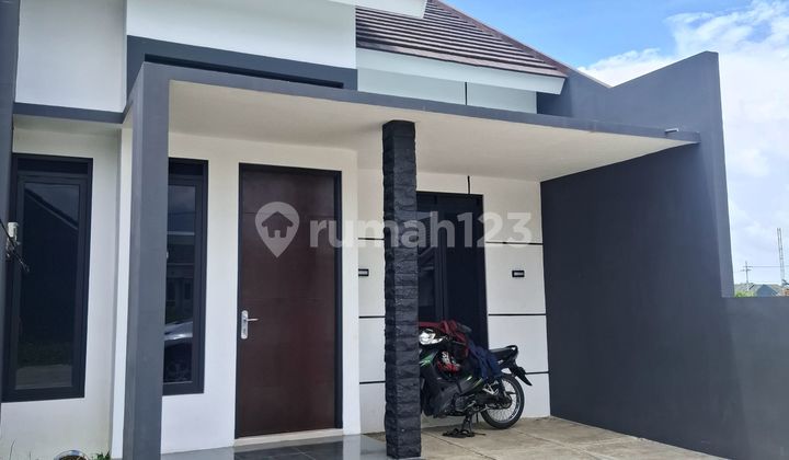 Affordable Minimalist Residence Near Unmer Campus 1