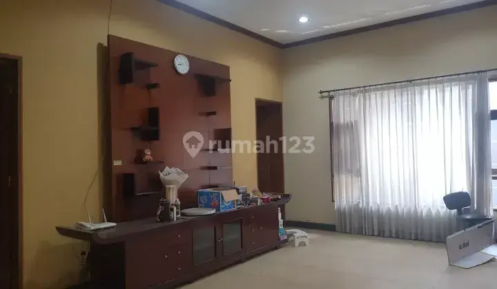 *Di jual Rumah di Taman Kopo Indah III* 2