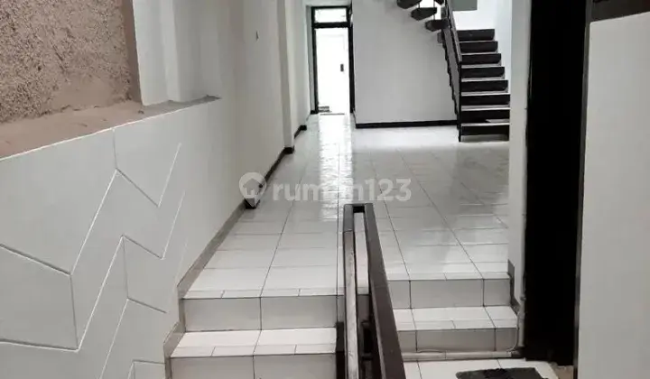 *Di sewakan Ruko di Jalan Ahmad Yani* 3