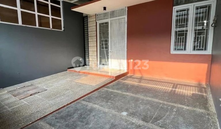 *Di Sewakan Rumah di Taman Kopo Indah III*