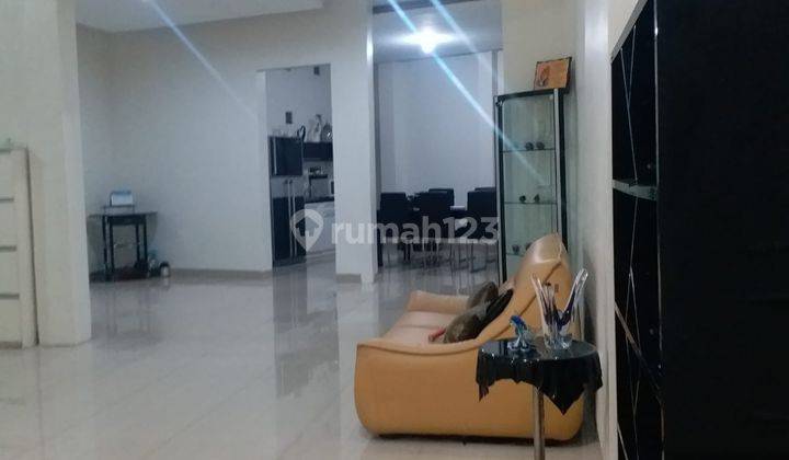 Dijual rumah lux baru di Mekarwangi 
 1