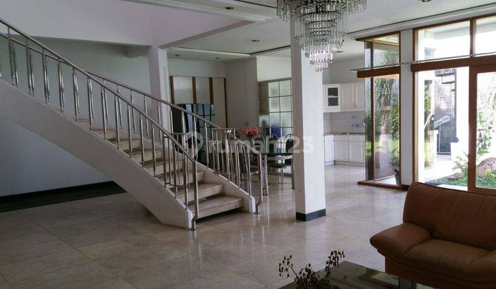 Di jual rumah lux langka mainroad hegarmanah