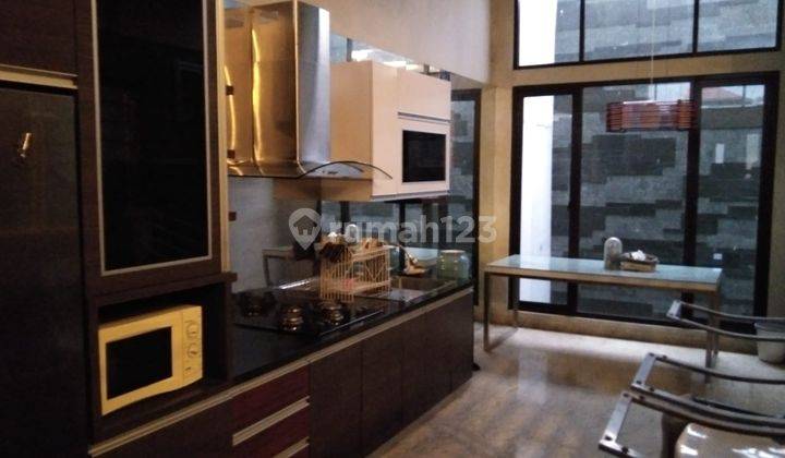 Di jual Rumah siap huni lux full furnished di sudirman town house 2