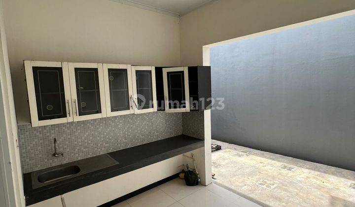 Dijual Rumah Semi Furnish di Taman Kopo Indah 5 2