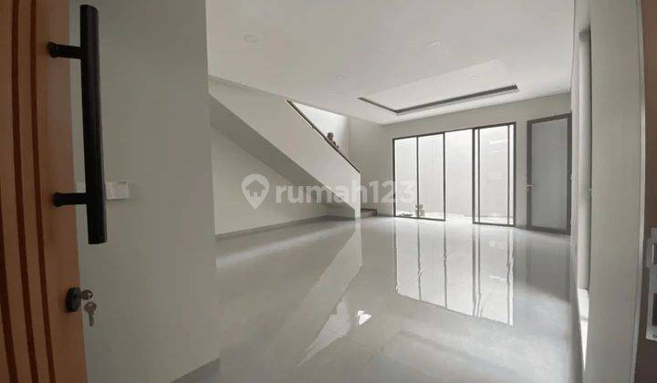 *Di Jual Rumah Baru di Kompleks Batununggal* 2