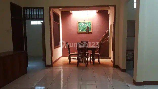 Dijual Rumah Tinggal Cantik Siap Huni di Turangga 2