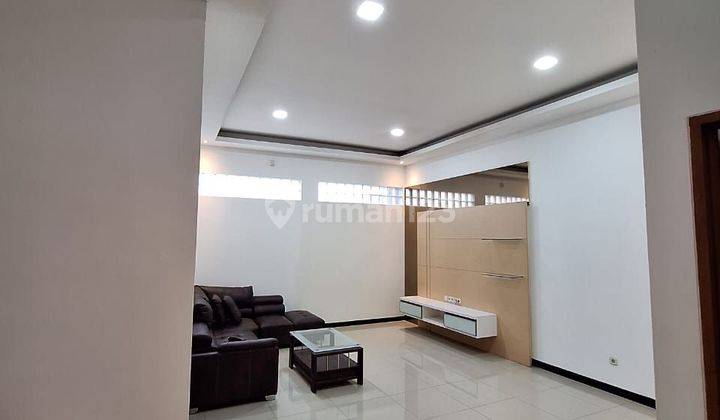 *Di Jual Rumah Lux di Taman Holis Indah I* 1