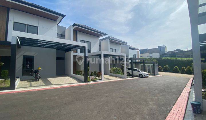 Di jual rumah baru siap huni furnished di setra duta 1