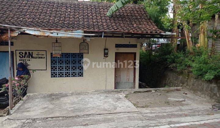 Rumah Lama Hitung Tanah Strategis Jebres Solo 2