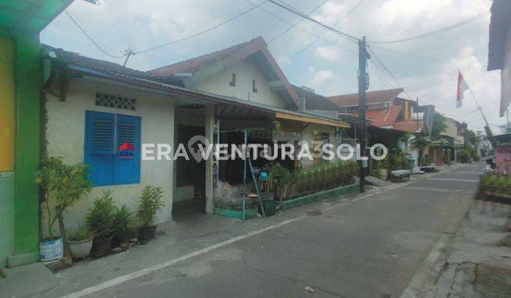 Rumah Lama Terawat Tengah Kota Solo 1