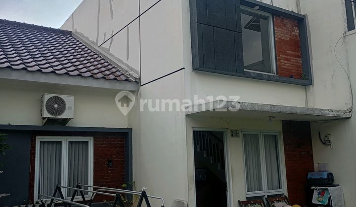 Ready-to-Occupy House with Freehold Certificate Adjacent to Toll Road and UI Campus, Negotiable to the Last Penny 2