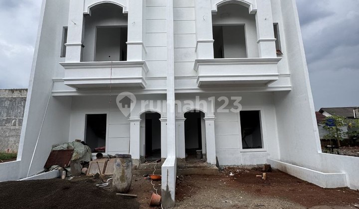 Rumah 2,5 Lt Nempel Jaksel Jaktim 7 Menit Ui Stasiun Busway Rumah 2,5 Lt Nempel Jaksel Jaktim 7 Menit Ui Stasiun Busway