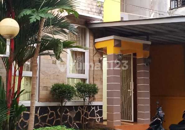 Well-Maintained House 3 Minutes to UIN Campus Near Busway MRT Lebak Bulus