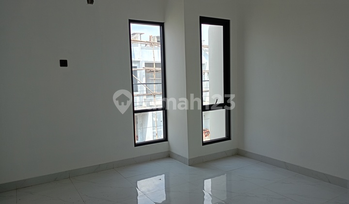 Rumah Mewah Rooftop Siap Huni 2,5 Lt 5 Menit Tol Kukusan Ui 2