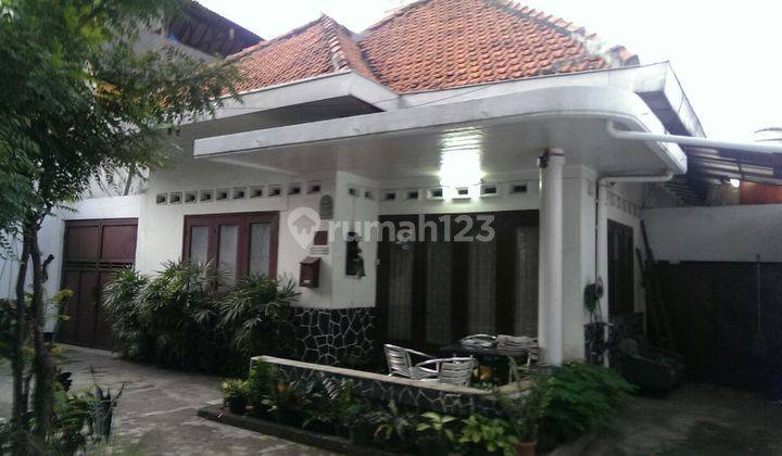 Rumah Hook Pinggir Jalan Raya Jakarta Pusat Jual Cepat  1