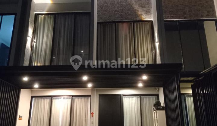 Dijual Rumah Mewah Premium Lokasi Dekat Tol Kampus Unversitas Bagus Siap Huni 