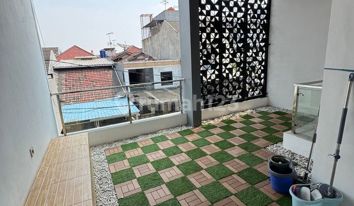 For Sale Brand New Luxury House Kelapa Gading Strategic Location Flood-Free Ready to Occupy 2