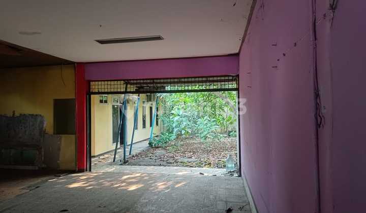 For Sale: Shop House Suitable for Restaurant, Dining Place, Office, Showroom, Business Location. Strategic Location on Main Road, Flood-Free, Near Gading Serpong, BSD, Alam Sutera. 2