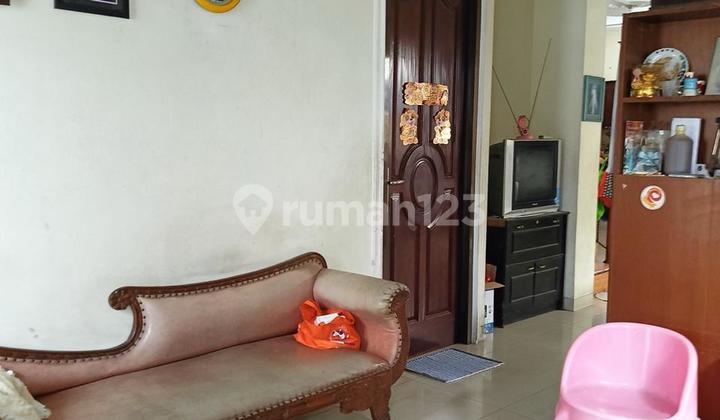 For Sale Large Plot of Land in Jelambar, West Jakarta, Suitable for Warehouse, Small Factory, or Rebuilding a House.