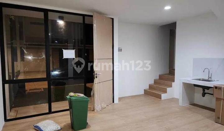 For Sale Nice 2-Story House Ready to Occupy Near Karawaci Uph Paramount Petals Toll