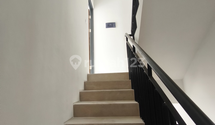 For Sale New Three-Story Luxury Ready-to-Live House, Eligible for KPR, Flood-Free, Near Airport, Near Toll Road