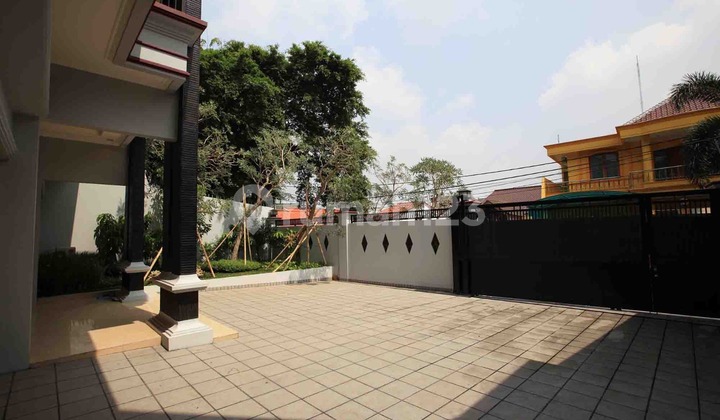Dijual Rumah Kelapa Dua Kebon Jeruk Mewah Bagus Terawat Megah Siap Huni Lokasi Strategis Bebas Banjir 2