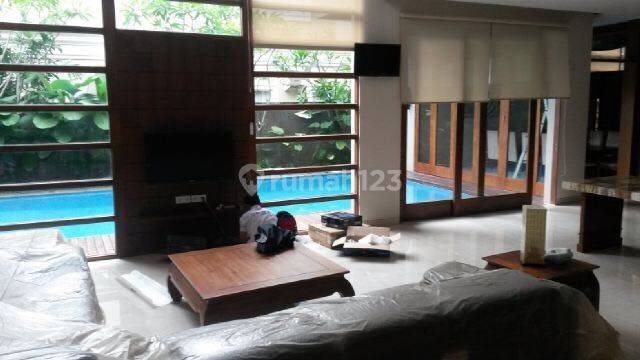 Dijual Cepat Rumah Mewah Taman Golf Lippo Karawaci 2